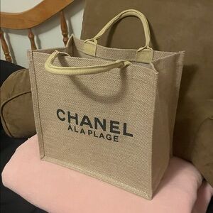 CHANEL À La Plage Beige Tote, GWP bag